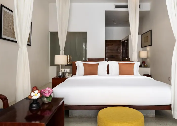 Lynnaya Urban River Hotel 5*