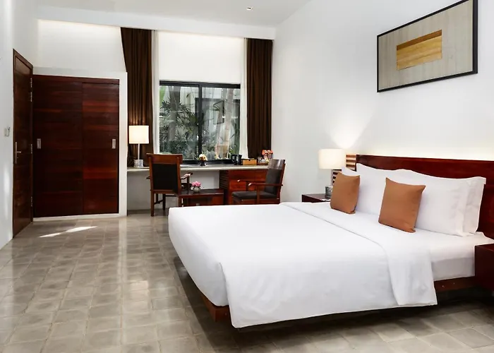 Lynnaya Urban River Hotel 5*