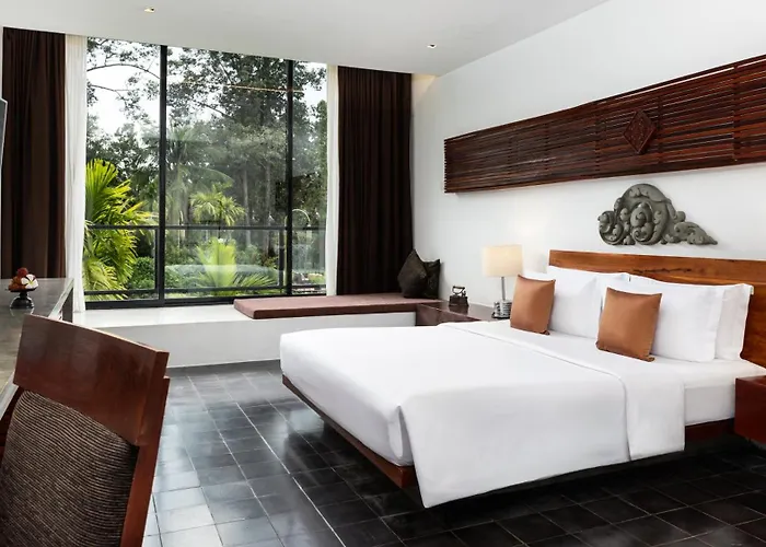 Lynnaya Urban River Hotel