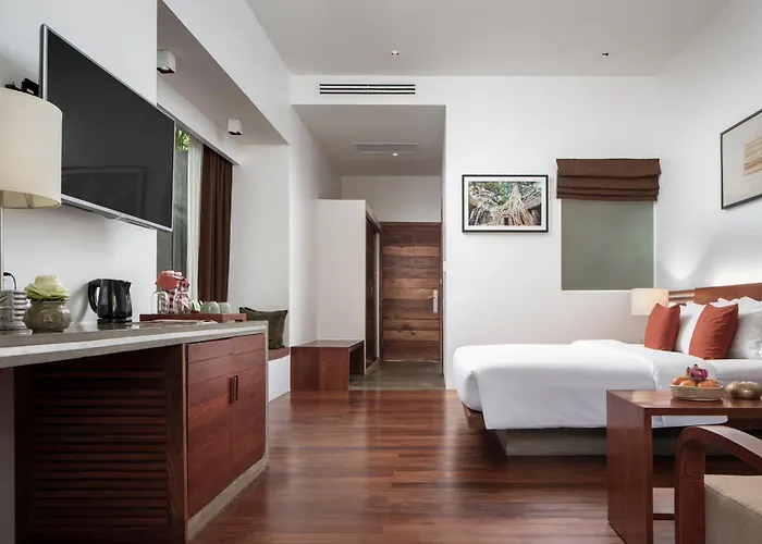 Lynnaya Urban River Hotel