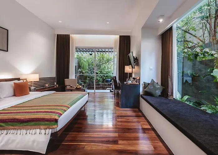 Lynnaya Urban River Hotel