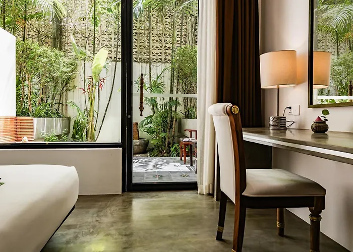 Lynnaya Urban River Hotel